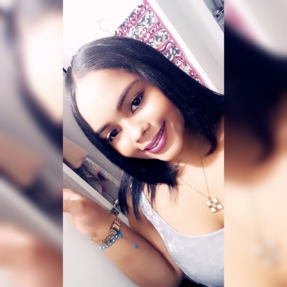 Meet your Posher, Yafelina